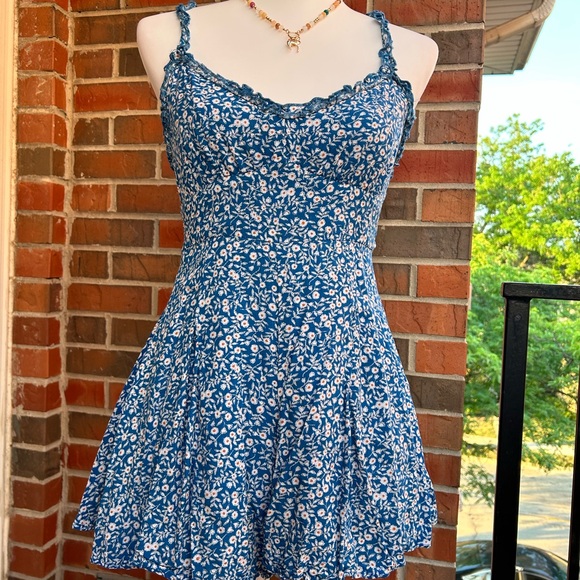 Princess Polly Blue and White Floral Mini Dress - Picture 2 of 7